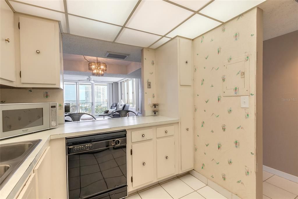 待售: $279,000 (2 贝兹, 2 浴室, 1299 平方英尺)