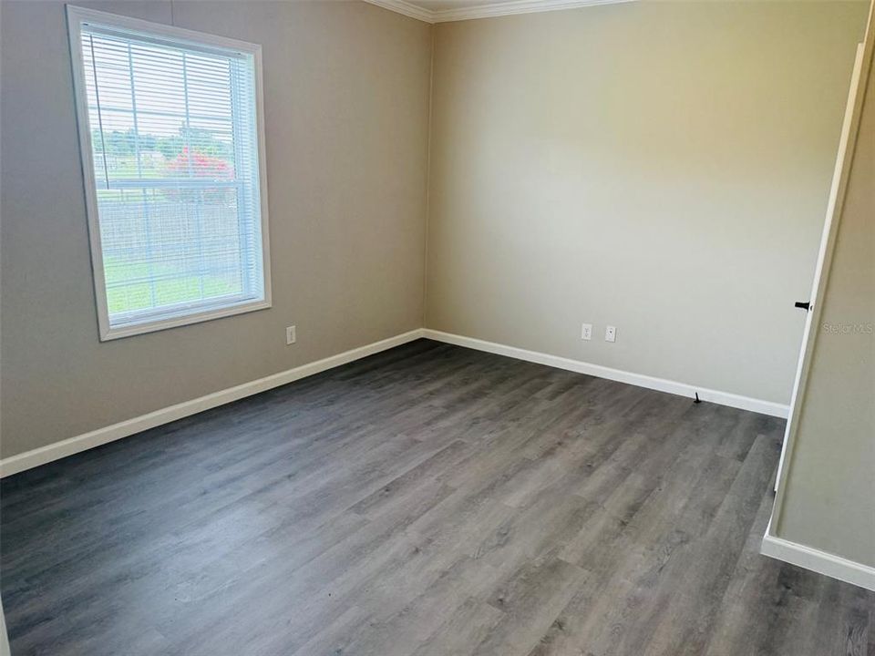 合同活跃: $219,900 (4 贝兹, 3 浴室, 2128 平方英尺)