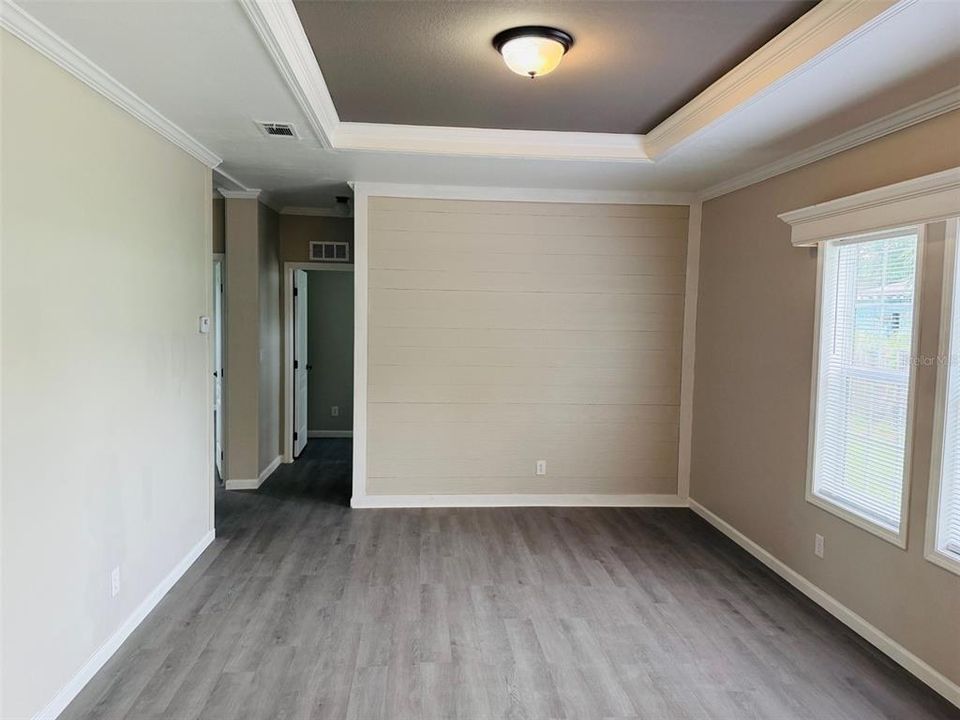 合同活跃: $219,900 (4 贝兹, 3 浴室, 2128 平方英尺)