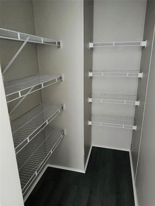 合同活跃: $219,900 (4 贝兹, 3 浴室, 2128 平方英尺)