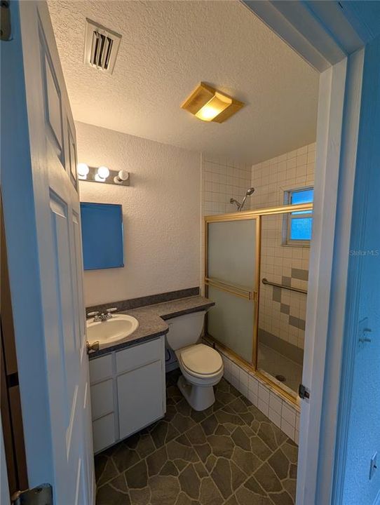 Active With Contract: $399,000 (3 beds, 3 baths, 1789 Square Feet)