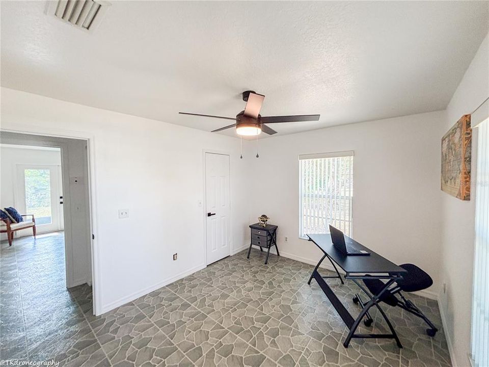 Active With Contract: $399,000 (3 beds, 3 baths, 1789 Square Feet)