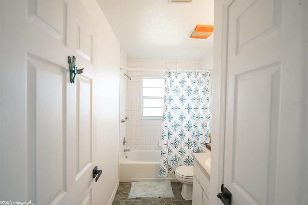 Active With Contract: $399,000 (3 beds, 3 baths, 1789 Square Feet)