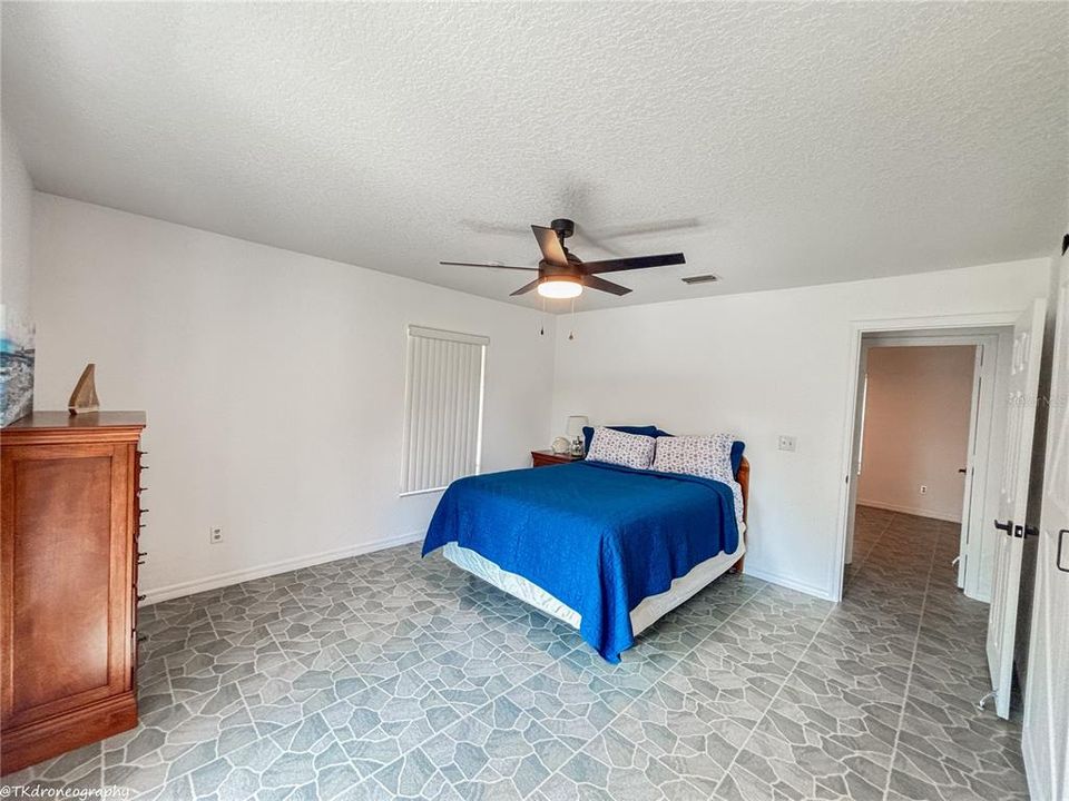 Active With Contract: $399,000 (3 beds, 3 baths, 1789 Square Feet)