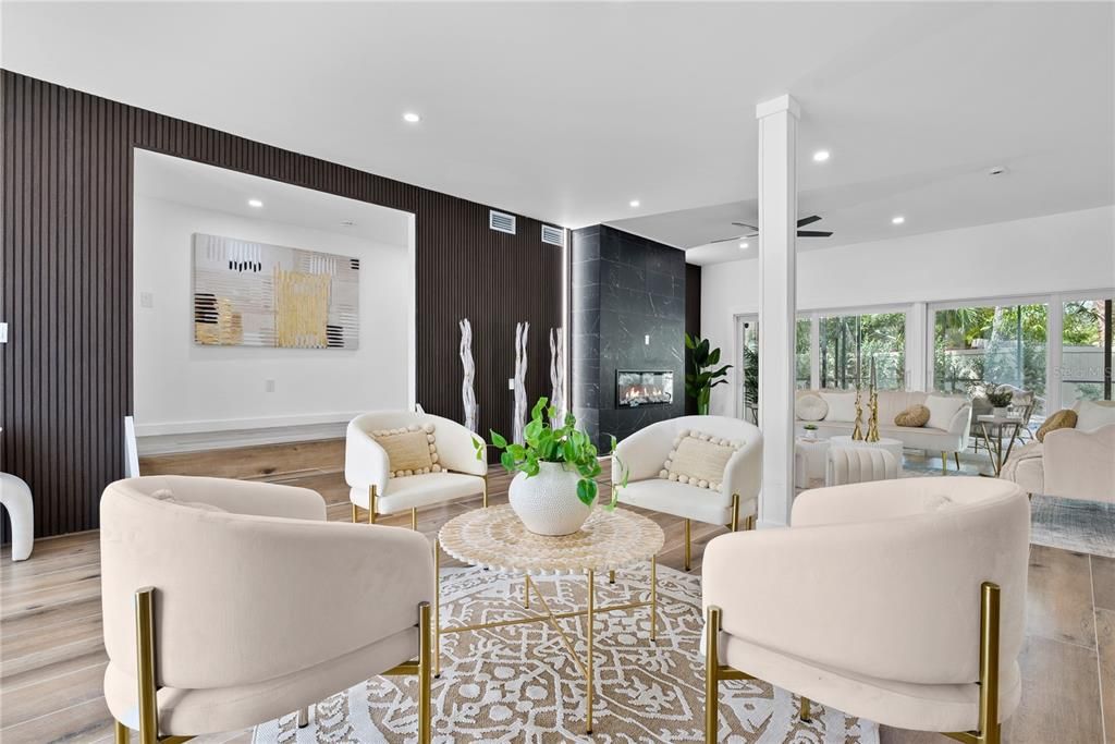 En Renta: $12,000 (4 camas, 3 baños, 2450 Pies cuadrados)