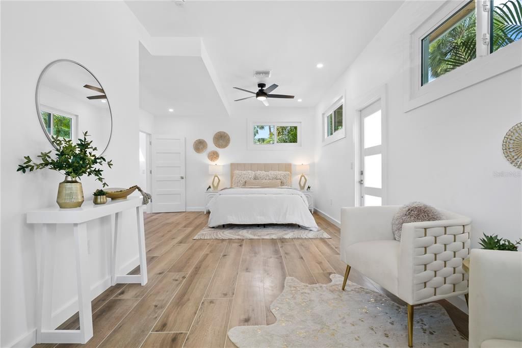 En Renta: $12,000 (4 camas, 3 baños, 2450 Pies cuadrados)