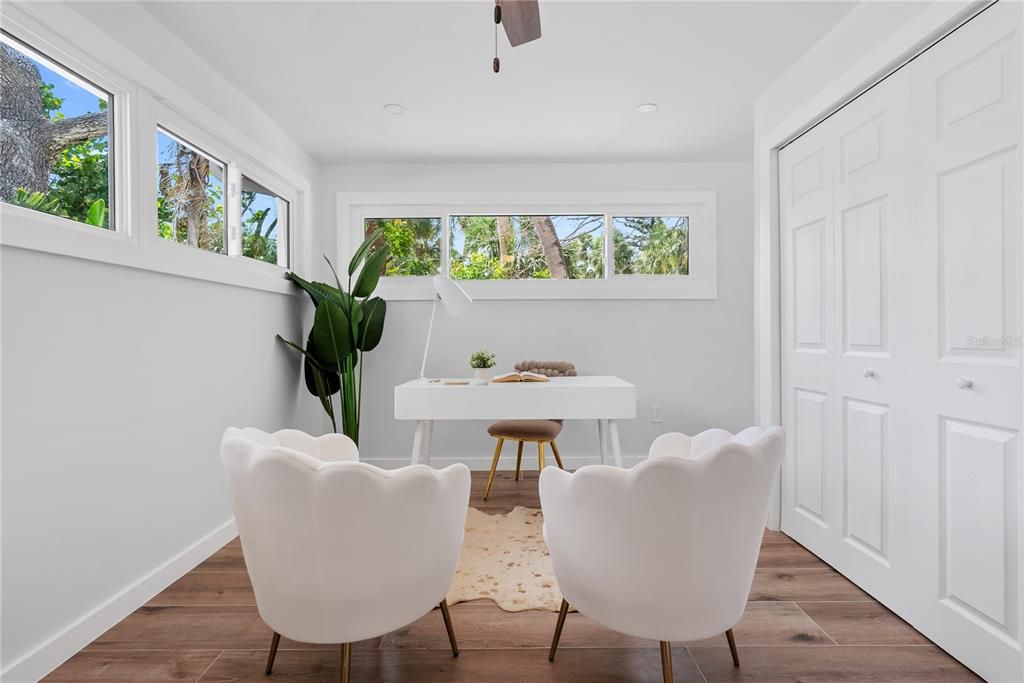 En Renta: $12,000 (4 camas, 3 baños, 2450 Pies cuadrados)