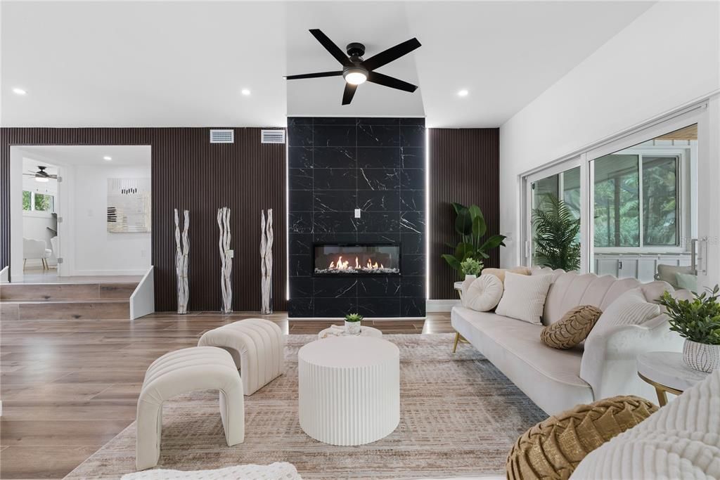 En Renta: $12,000 (4 camas, 3 baños, 2450 Pies cuadrados)