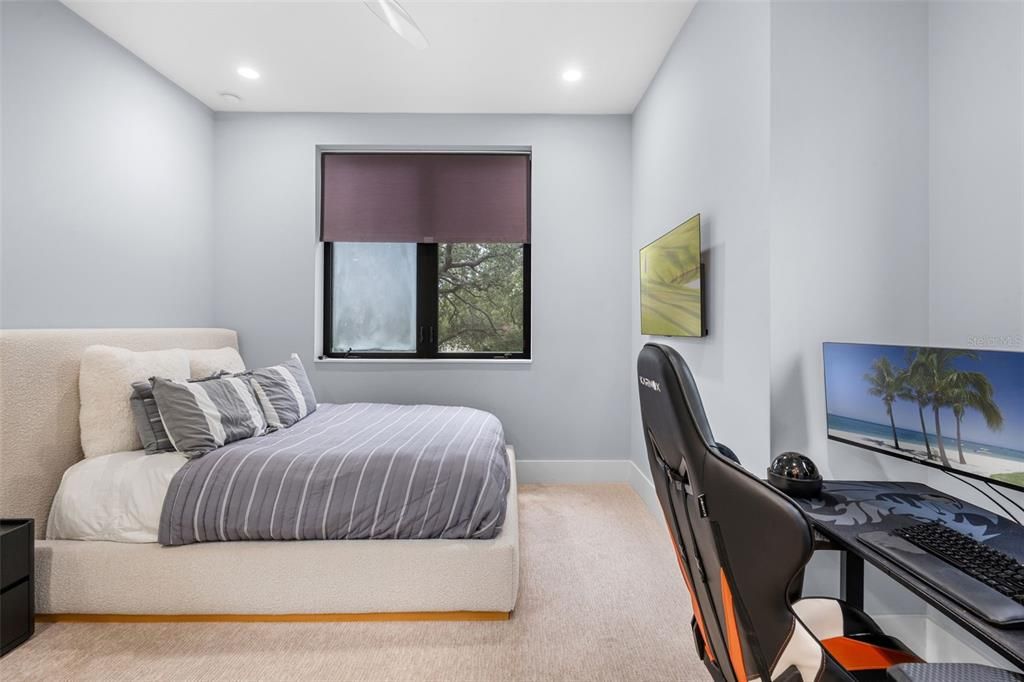 Active With Contract: $1,599,000 (3 beds, 4 baths, 2964 Square Feet)