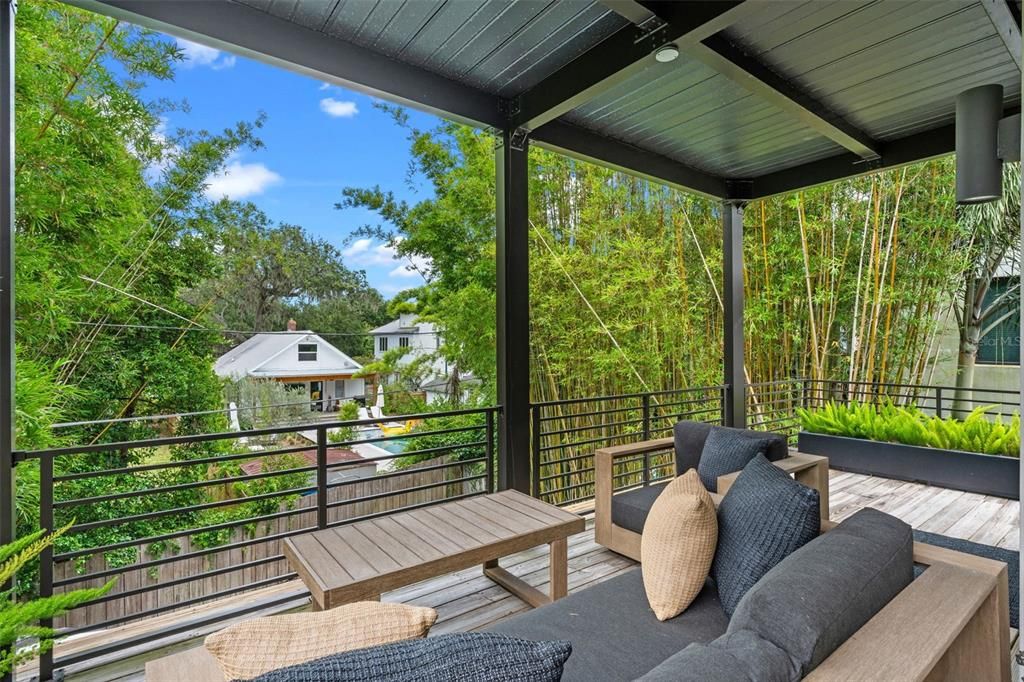 Active With Contract: $1,599,000 (3 beds, 4 baths, 2964 Square Feet)