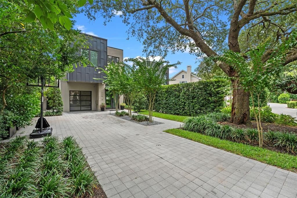 Active With Contract: $1,599,000 (3 beds, 4 baths, 2964 Square Feet)