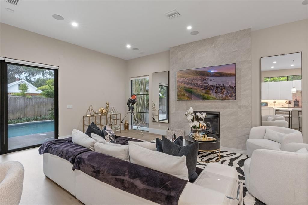 Active With Contract: $1,599,000 (3 beds, 4 baths, 2964 Square Feet)