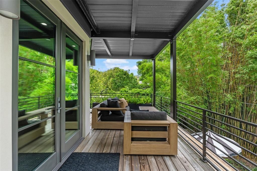 Active With Contract: $1,599,000 (3 beds, 4 baths, 2964 Square Feet)