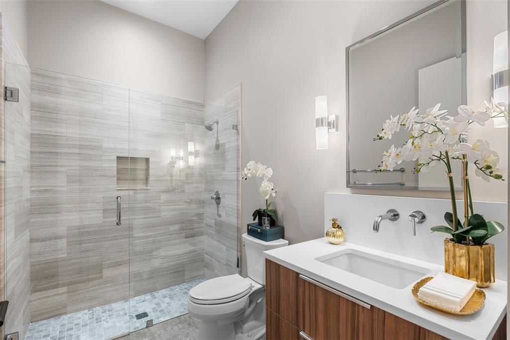 Active With Contract: $1,599,000 (3 beds, 4 baths, 2964 Square Feet)