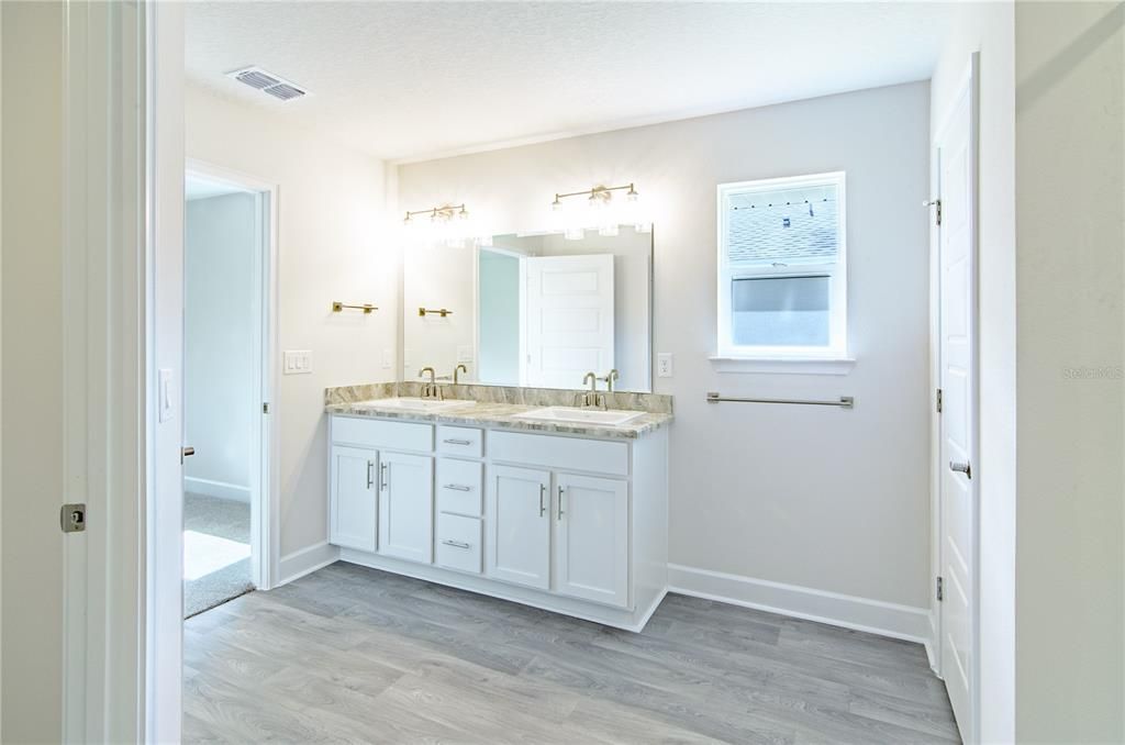 Active With Contract: $355,300 (4 beds, 3 baths, 2117 Square Feet)