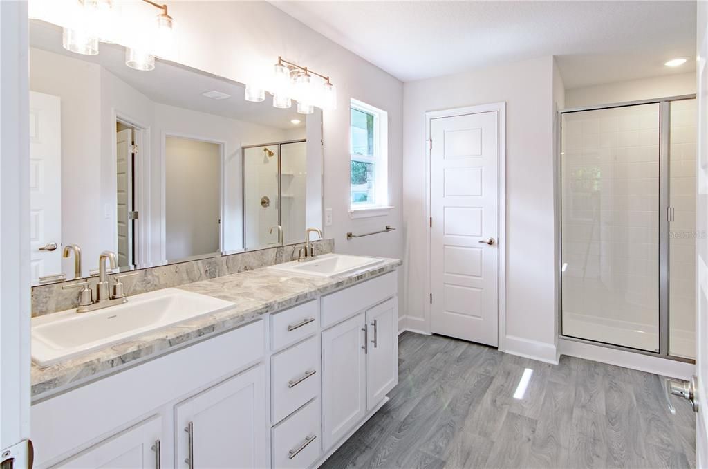 Active With Contract: $355,300 (4 beds, 3 baths, 2117 Square Feet)