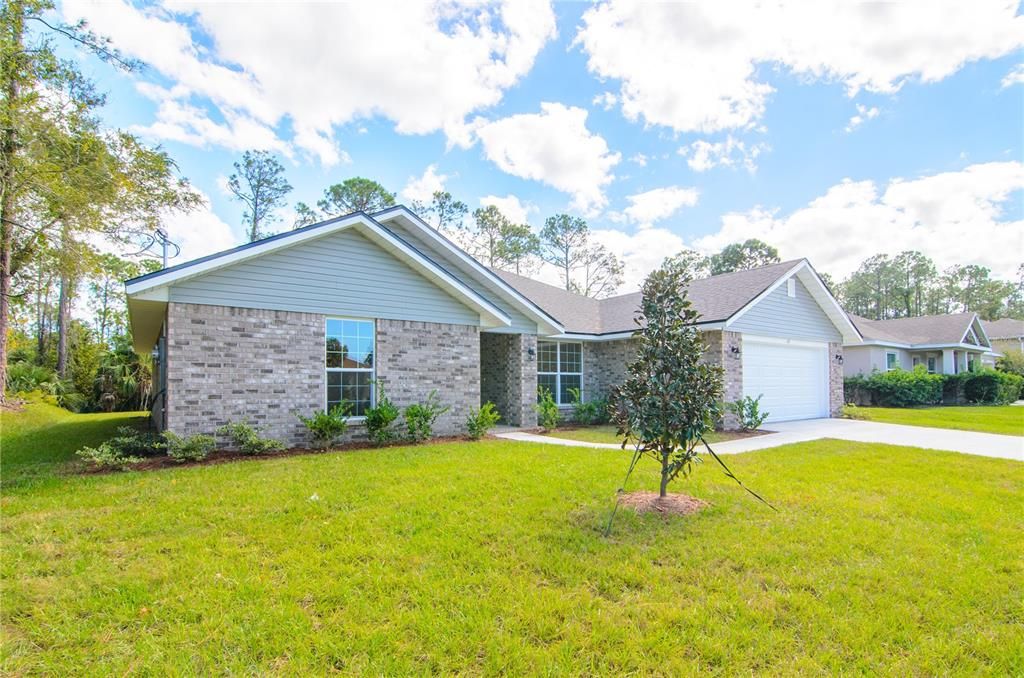 Active With Contract: $355,300 (4 beds, 3 baths, 2117 Square Feet)