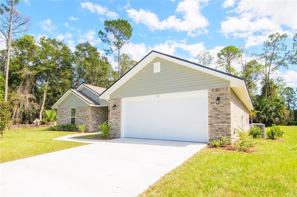 Active With Contract: $355,300 (4 beds, 3 baths, 2117 Square Feet)