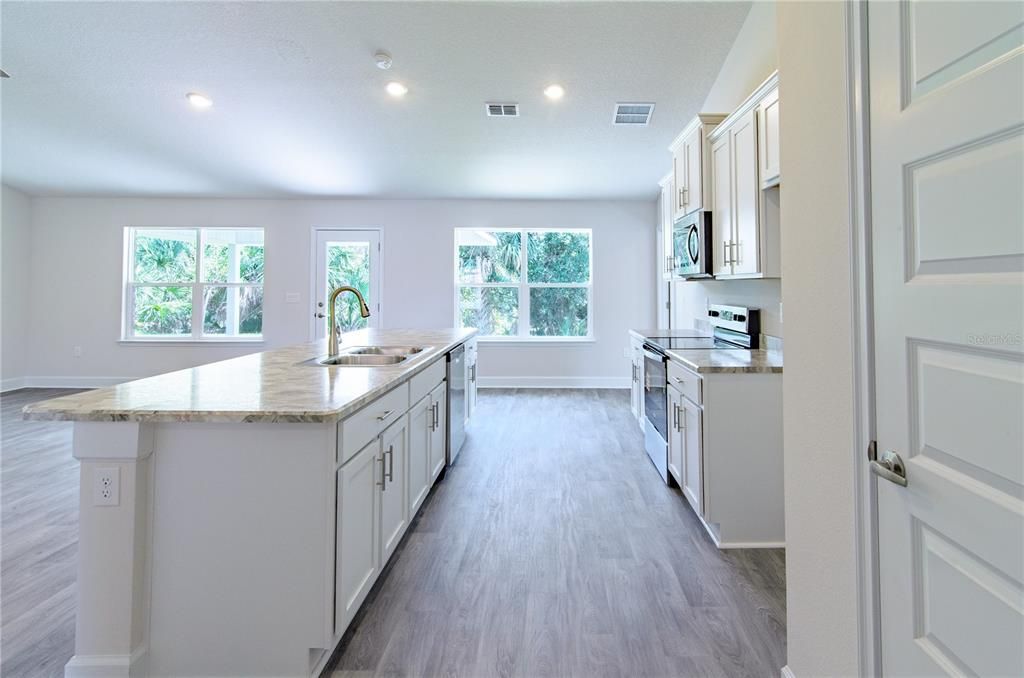 Active With Contract: $355,300 (4 beds, 3 baths, 2117 Square Feet)