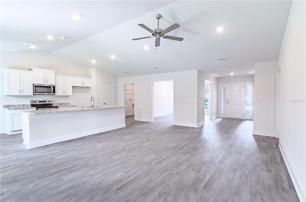 Active With Contract: $355,300 (4 beds, 3 baths, 2117 Square Feet)