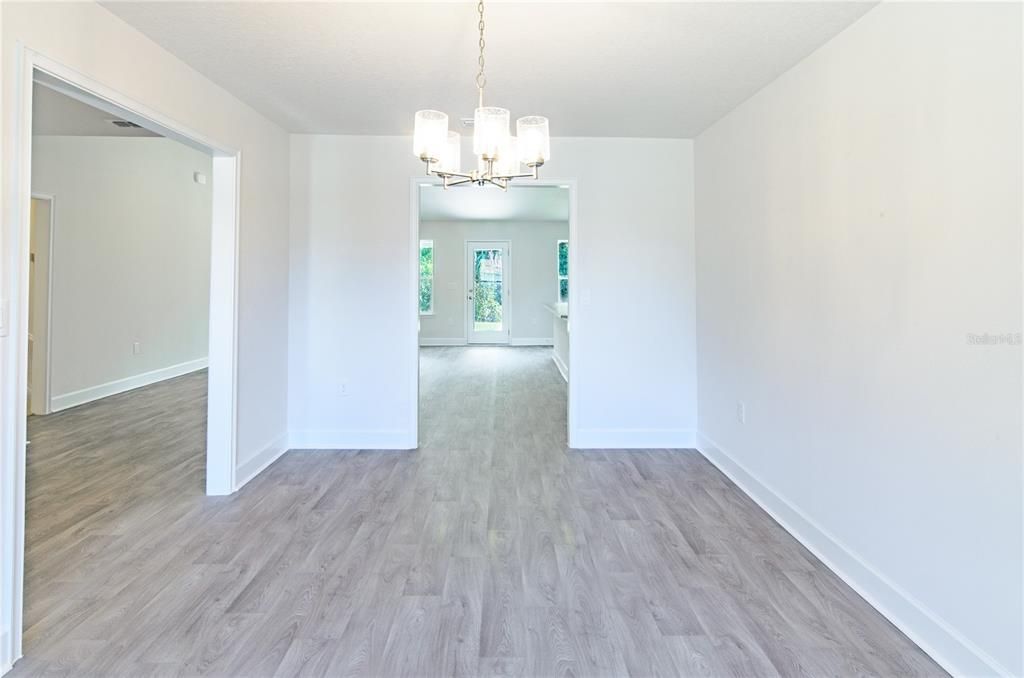 Active With Contract: $355,300 (4 beds, 3 baths, 2117 Square Feet)