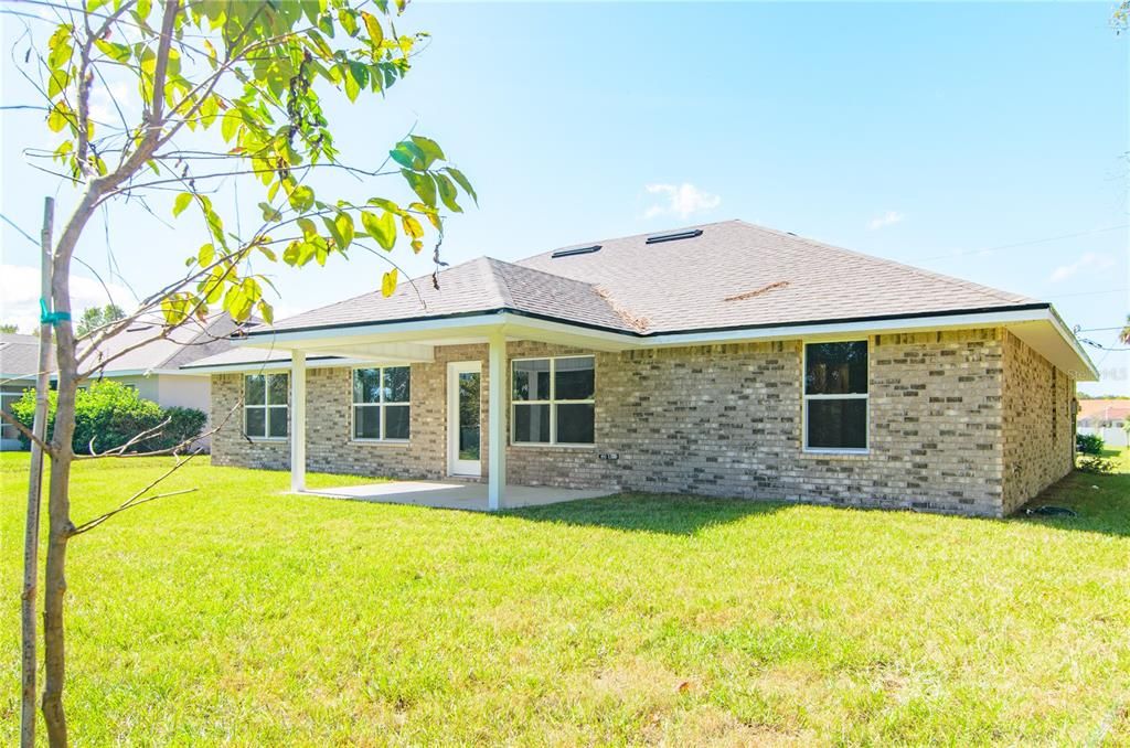 Active With Contract: $355,300 (4 beds, 3 baths, 2117 Square Feet)