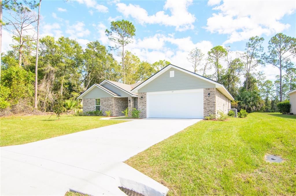 Active With Contract: $355,300 (4 beds, 3 baths, 2117 Square Feet)