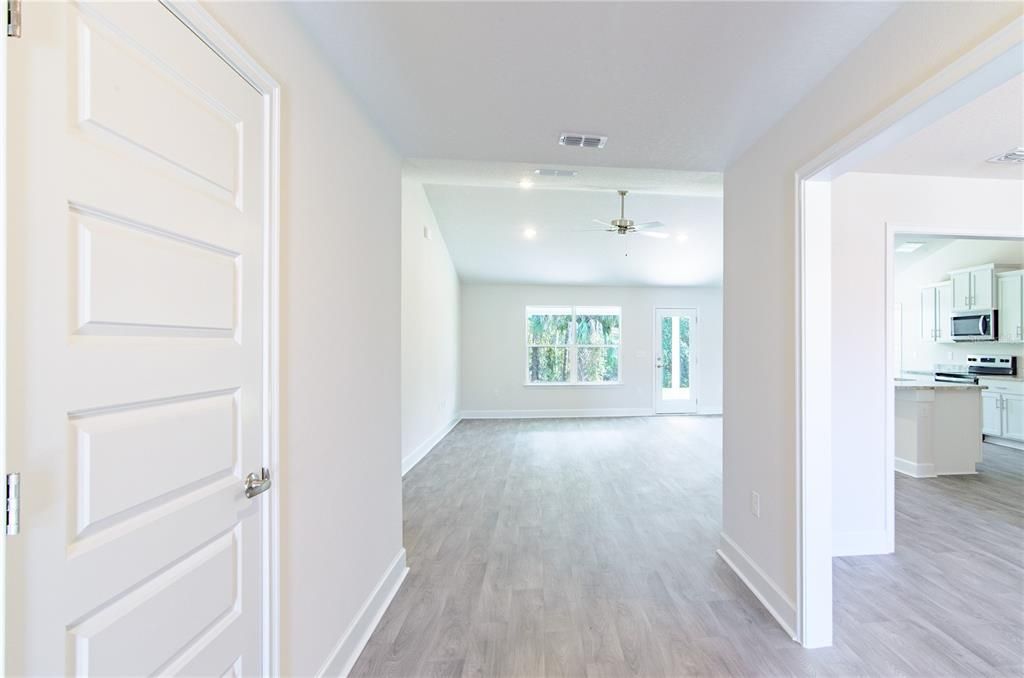 Active With Contract: $355,300 (4 beds, 3 baths, 2117 Square Feet)