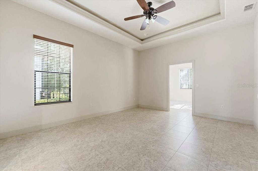 For Sale: $545,000 (2 beds, 2 baths, 1945 Square Feet)