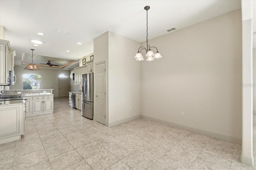 For Sale: $545,000 (2 beds, 2 baths, 1945 Square Feet)