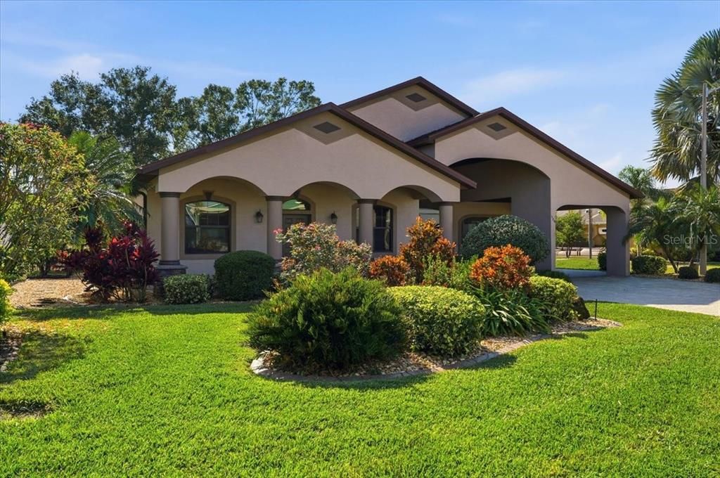 For Sale: $545,000 (2 beds, 2 baths, 1945 Square Feet)