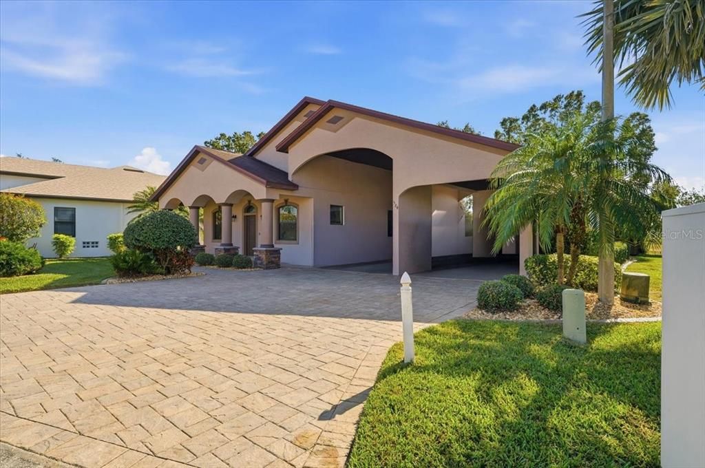 For Sale: $545,000 (2 beds, 2 baths, 1945 Square Feet)