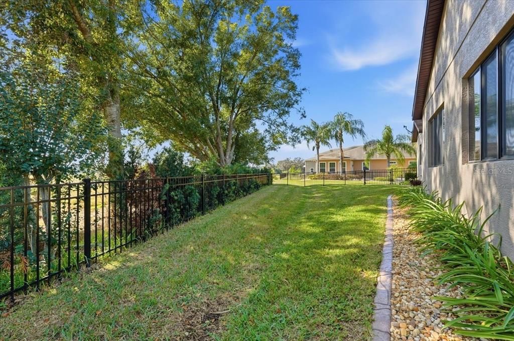 For Sale: $545,000 (2 beds, 2 baths, 1945 Square Feet)