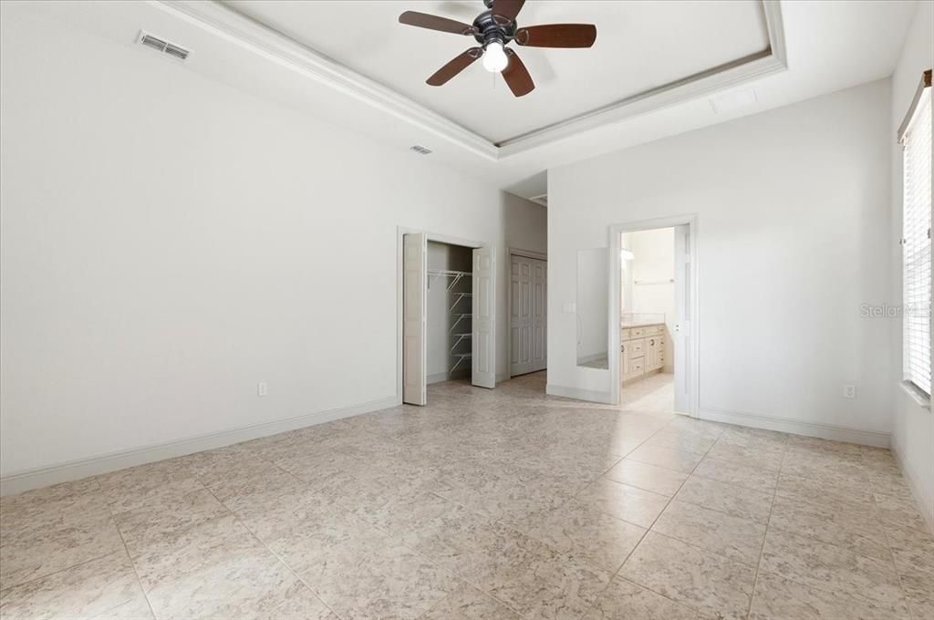 For Sale: $545,000 (2 beds, 2 baths, 1945 Square Feet)