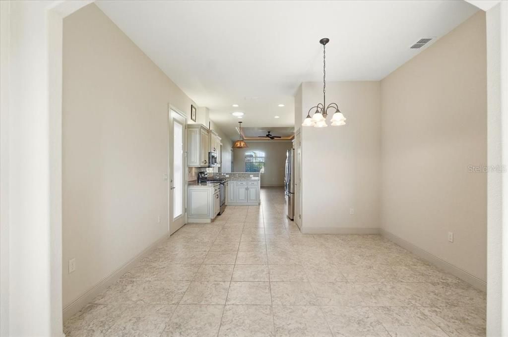 For Sale: $545,000 (2 beds, 2 baths, 1945 Square Feet)