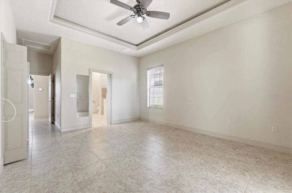 For Sale: $545,000 (2 beds, 2 baths, 1945 Square Feet)