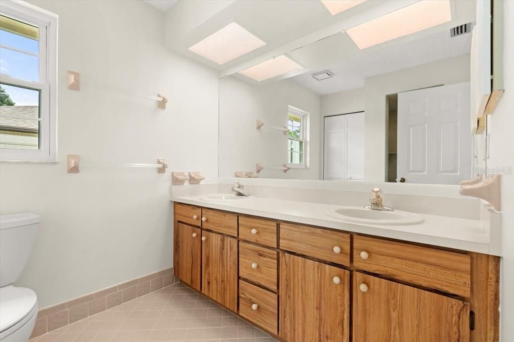 Active With Contract: $359,900 (3 beds, 2 baths, 1810 Square Feet)