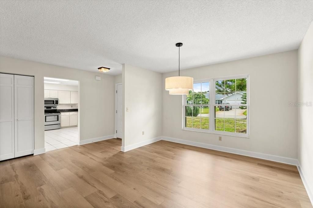 Active With Contract: $359,900 (3 beds, 2 baths, 1810 Square Feet)