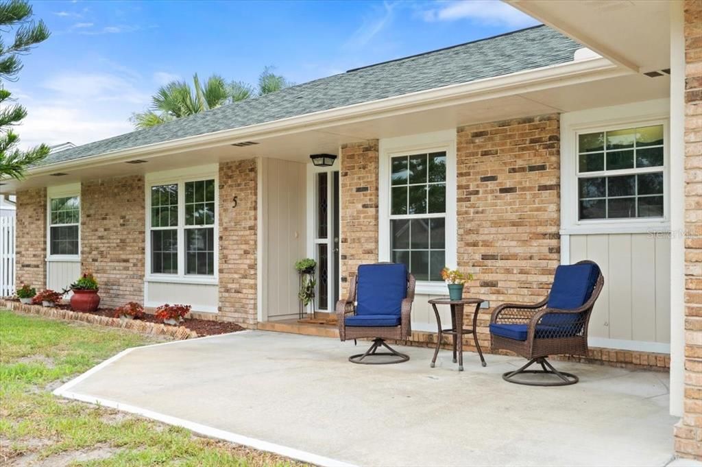 Active With Contract: $359,900 (3 beds, 2 baths, 1810 Square Feet)