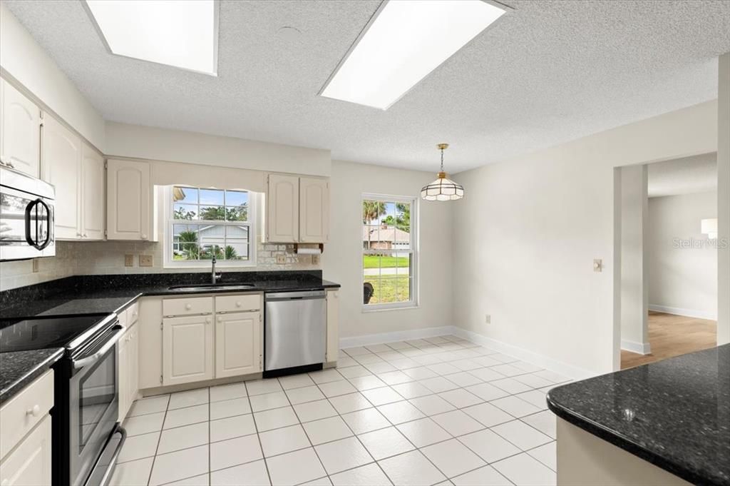 Active With Contract: $359,900 (3 beds, 2 baths, 1810 Square Feet)