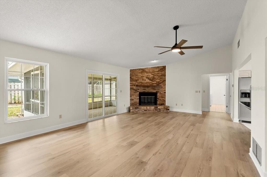 Active With Contract: $359,900 (3 beds, 2 baths, 1810 Square Feet)