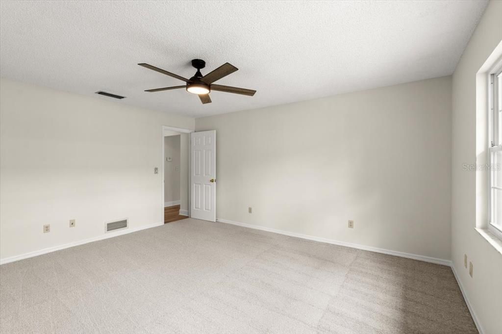 Active With Contract: $359,900 (3 beds, 2 baths, 1810 Square Feet)