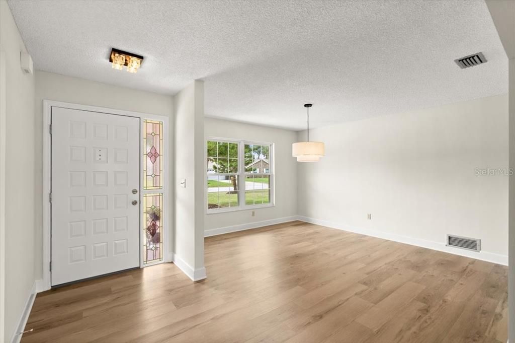 Active With Contract: $359,900 (3 beds, 2 baths, 1810 Square Feet)