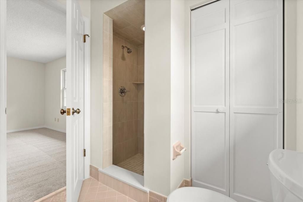 Active With Contract: $359,900 (3 beds, 2 baths, 1810 Square Feet)