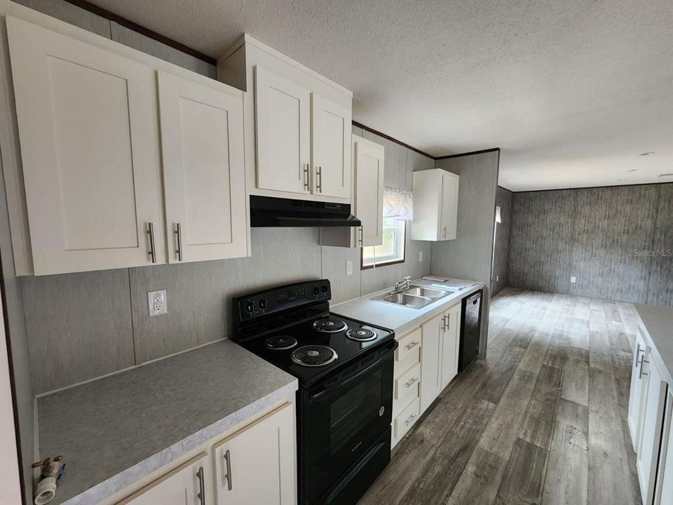 Active With Contract: $185,000 (4 beds, 2 baths, 1456 Square Feet)