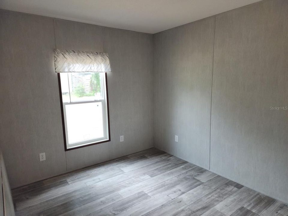 Active With Contract: $185,000 (4 beds, 2 baths, 1456 Square Feet)