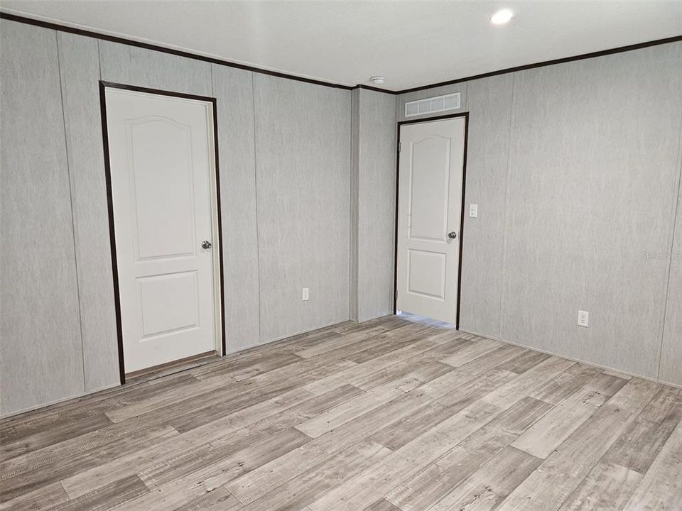 Active With Contract: $185,000 (4 beds, 2 baths, 1456 Square Feet)