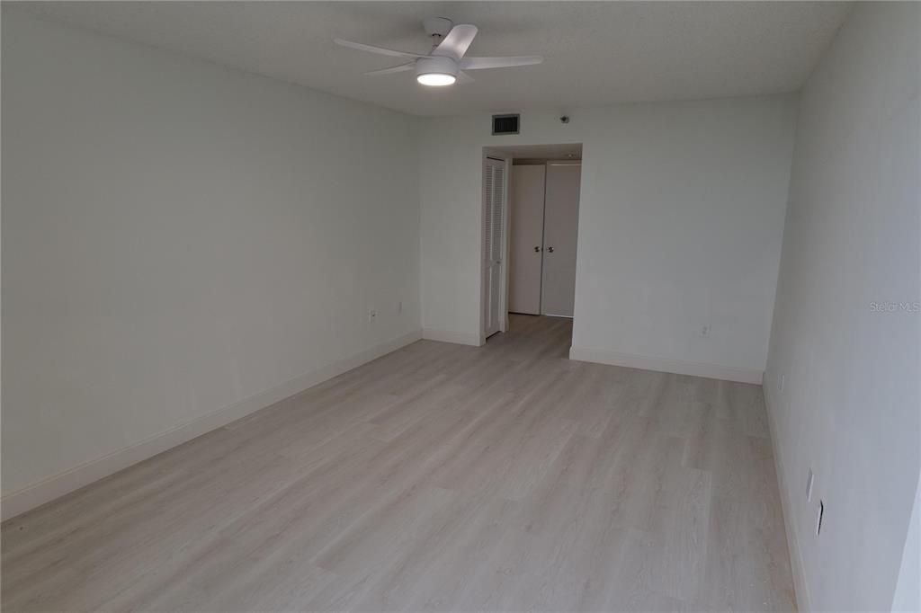 En Venta: $239,900 (2 camas, 2 baños, 1075 Pies cuadrados)