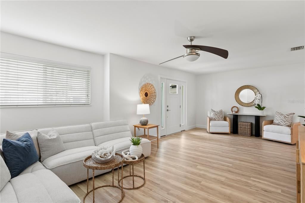 合同活跃: $1,080,000 (5 贝兹, 3 浴室, 3282 平方英尺)