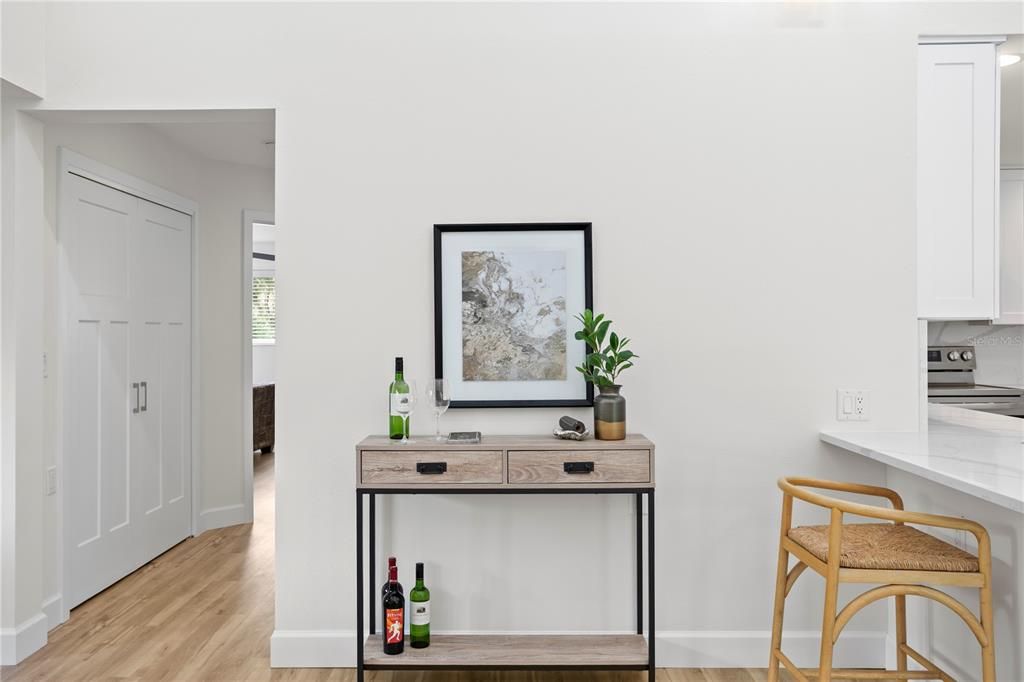 合同活跃: $1,080,000 (5 贝兹, 3 浴室, 3282 平方英尺)